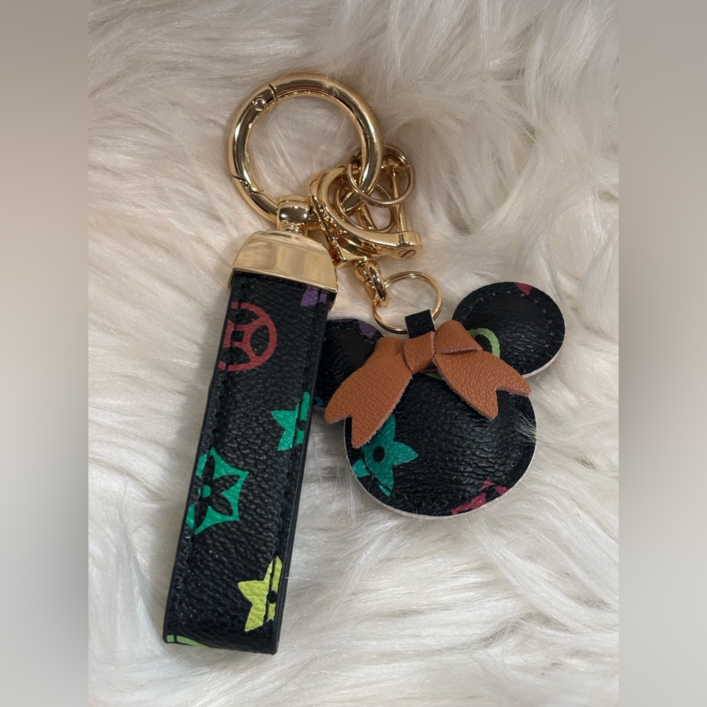 Mouse Faux Leather Keychain with screwdriver